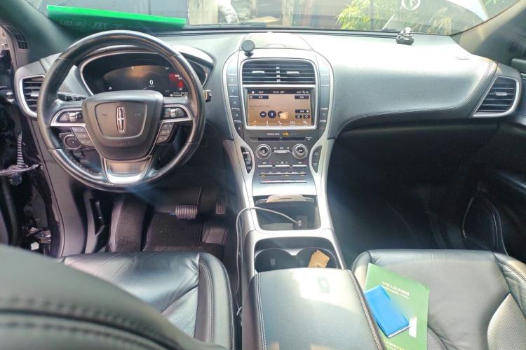 Used Lincoln Nautilus 2019 2.0T Two-Wheel Drive Luxury Edition China VI Standard Center Console