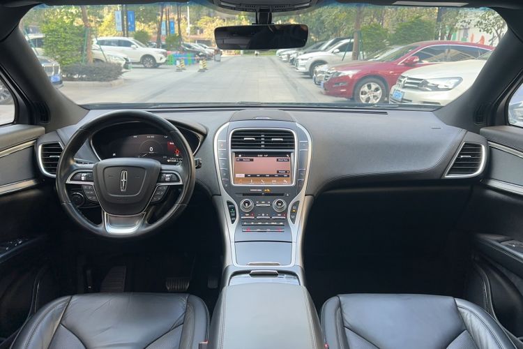 Used Lincoln Nautilus 2019 2.0T Two-Wheel Drive Luxury Edition China VI Standard Center Console