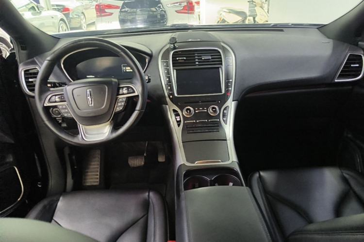 Used Lincoln Nautilus 2019 2.0T Two-Wheel Drive Zunyue Version China VI Standard Center Console