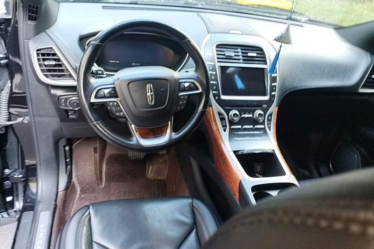 Used Lincoln Nautilus 2019 2.0T Four-Wheel Drive Zunya Edition China VI Standard Center Console