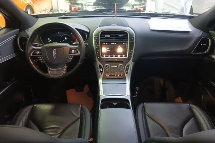 Used Lincoln Nautilus 2019 2.0T Two-Wheel Drive Luxury Edition China VI Standard Center Console