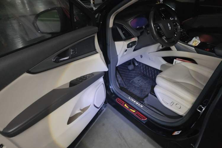 Used Lincoln Nautilus 2019 2.0T Two-Wheel Drive Luxury Edition China VI Standard Driver Seat