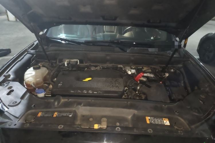 Used Lincoln Nautilus 2019 2.0T Four-Wheel Drive Zunya Edition China VI Standard Engine Bay