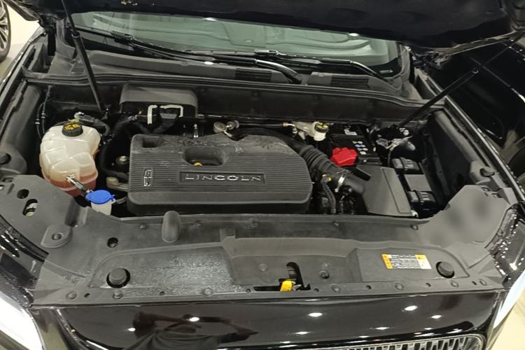Used Lincoln Nautilus 2019 2.0T Two-Wheel Drive Luxury Edition China VI Standard Engine Bay
