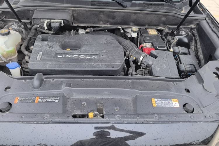 Used Lincoln Nautilus 2019 2.0T Two-Wheel Drive Luxury Edition China VI Standard Engine Bay