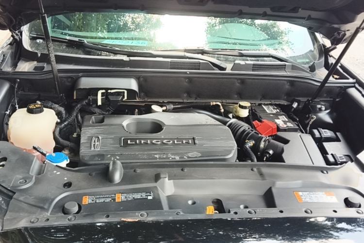 Used Lincoln Nautilus 2019 2.0T Two-Wheel Drive Luxury Edition China VI Standard Engine Bay