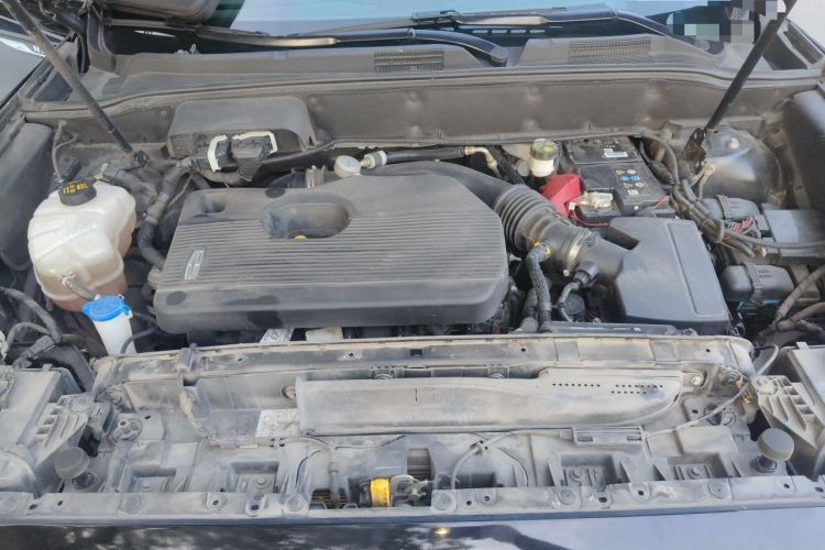 Used Lincoln Nautilus 2019 2.0T Two-Wheel Drive Luxury Edition China VI Standard Engine Bay