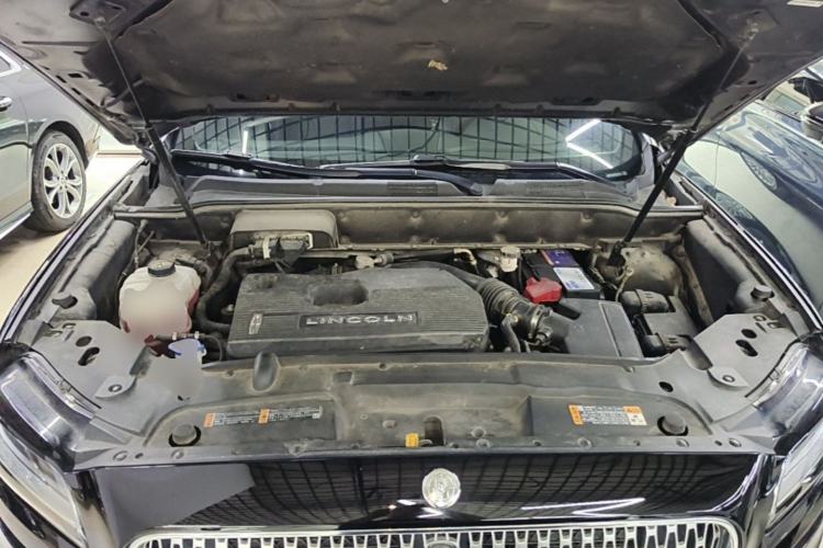 Used Lincoln Nautilus 2019 2.0T Two-Wheel Drive Zunyue Version China VI Standard Engine Bay