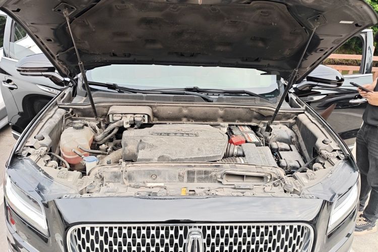 Used Lincoln Nautilus 2019 2.7T Four-Wheel Drive Prestige Edition China VI Standard Engine Bay