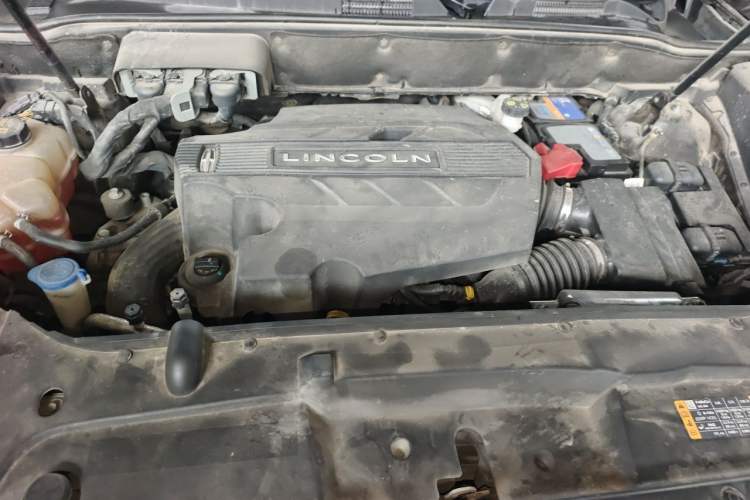 Used Lincoln Nautilus 2019 2.7T Four-Wheel Drive Prestige Edition China VI Standard Engine Bay