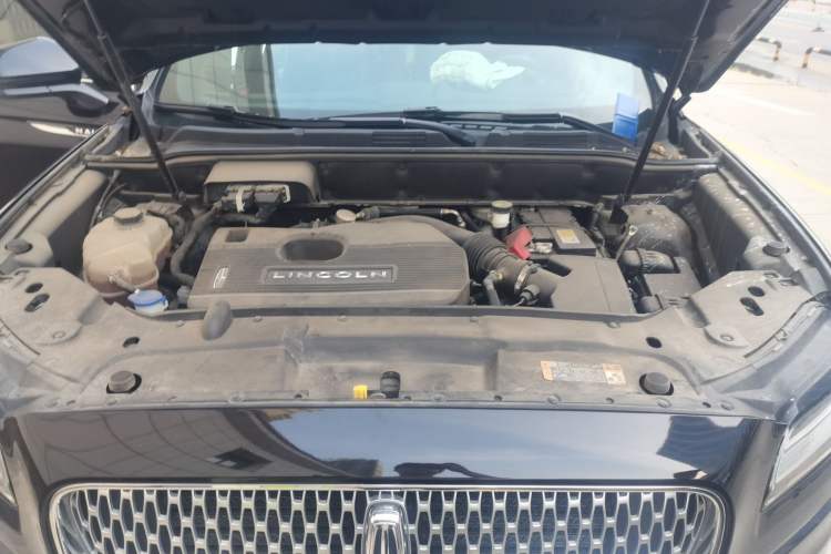 Used Lincoln Nautilus 2019 2.0T Two-Wheel Drive Luxury Edition China VI Standard Engine Bay
