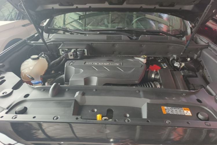 Used Lincoln Nautilus 2019 2.7T Four-Wheel Drive Prestige Edition China VI Standard Engine Bay