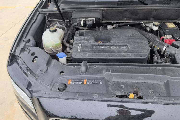 Used Lincoln Nautilus 2019 2.0T Two-Wheel Drive Luxury Edition China VI Standard Engine Bay Right