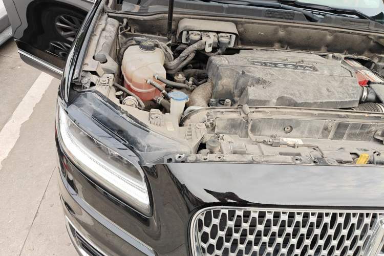 Used Lincoln Nautilus 2019 2.7T Four-Wheel Drive Prestige Edition China VI Standard Engine Bay Right