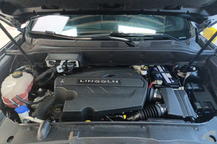 Used Lincoln Nautilus 2019 2.7T Four-Wheel Drive Prestige Edition China VI Standard Engine Bay