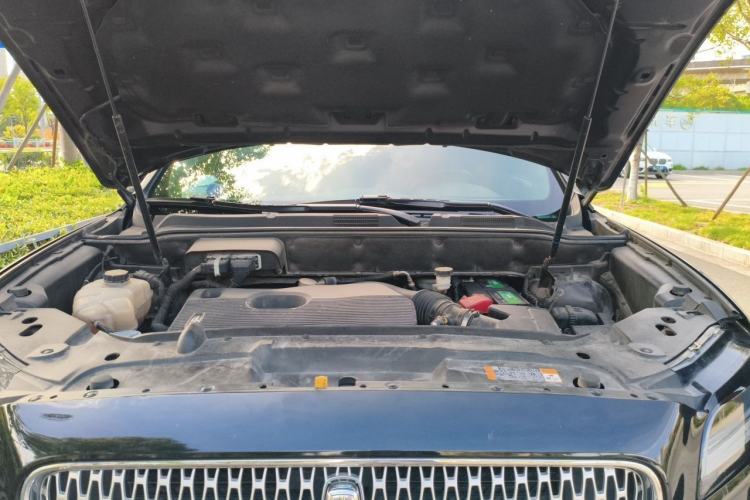 Used Lincoln Nautilus 2019 2.0T Four-Wheel Drive Zunya Edition China VI Standard Engine Bay