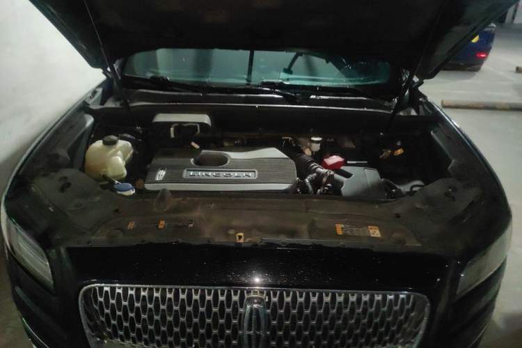 Used Lincoln Nautilus 2019 2.0T Four-Wheel Drive Zunya Edition China VI Standard Engine Bay