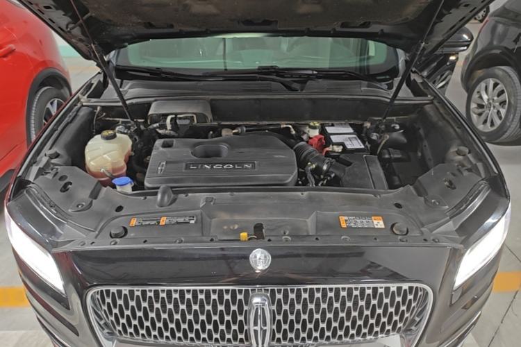 Used Lincoln Nautilus 2019 2.0T Four-Wheel Drive Zunya Edition China VI Standard Engine Bay