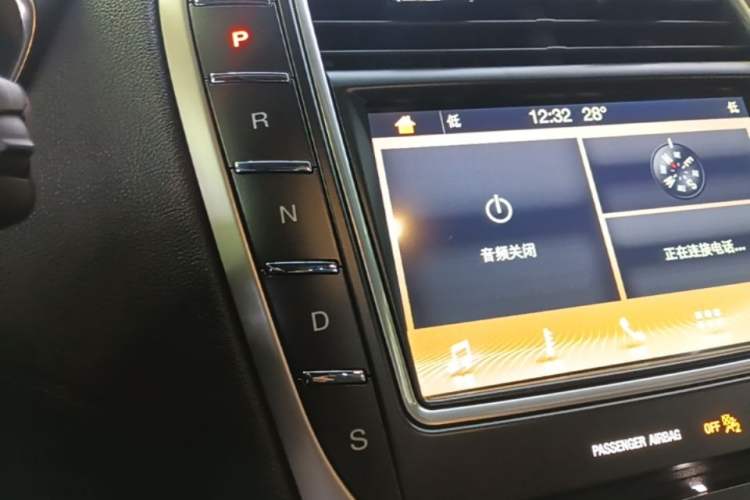 Used Lincoln Nautilus 2019 2.0T Two-Wheel Drive Luxury Edition China VI Standard Gear Lever