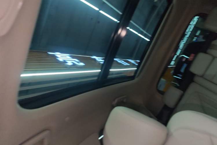 Used Lincoln Nautilus 2019 2.0T Two-Wheel Drive Luxury Edition China VI Standard Headliner