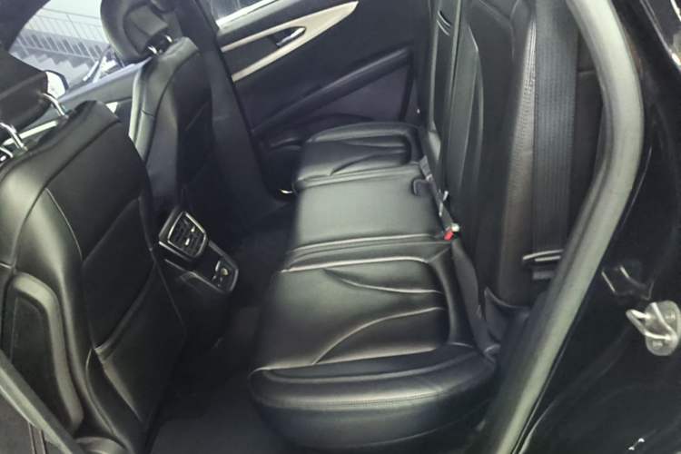 Used Lincoln Nautilus 2019 2.0T Two-Wheel Drive Zunyue Version China VI Standard Left Rear Seat