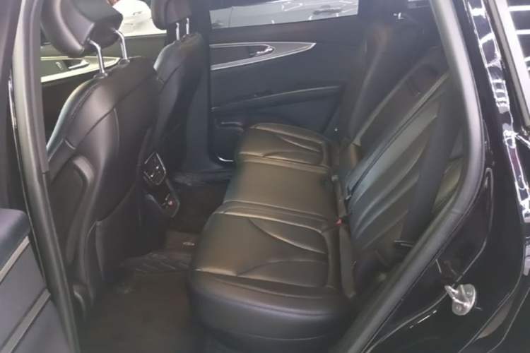 Used Lincoln Nautilus 2019 2.0T Two-Wheel Drive Luxury Edition China VI Standard Left Rear Seat
