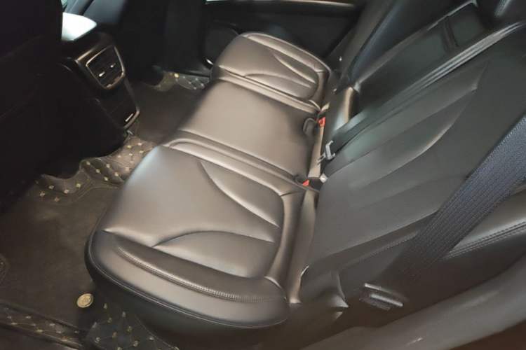 Used Lincoln Nautilus 2019 2.0T Four-Wheel Drive Zunya Edition China VI Standard Left Rear Seat