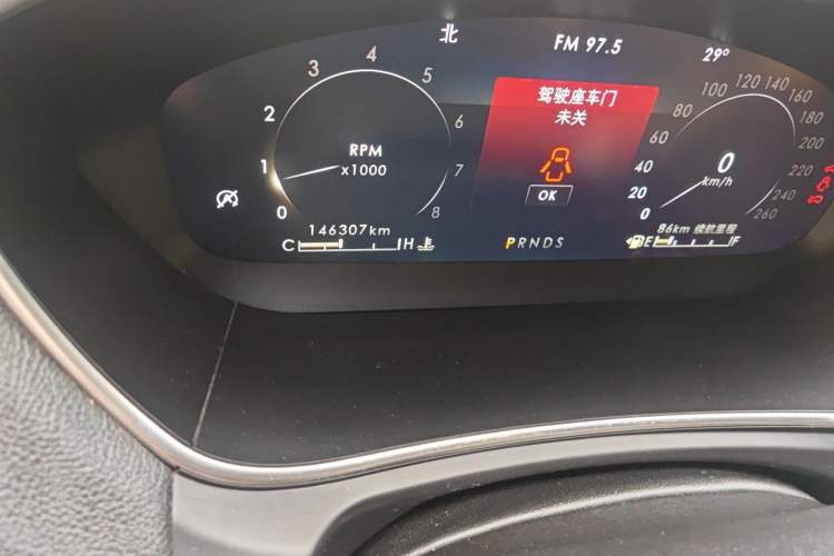 Used Lincoln Nautilus 2019 2.0T Two-Wheel Drive Luxury Edition China VI Standard Odometer Close Up