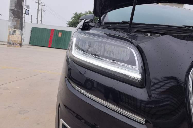 Used Lincoln Nautilus 2019 2.0T Two-Wheel Drive Luxury Edition China VI Standard Right Front Headlight