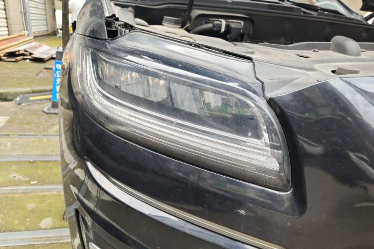 Used Lincoln Nautilus 2019 2.0T Four-Wheel Drive Zunya Edition China VI Standard Right Front Headlight