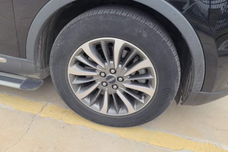 Used Lincoln Nautilus 2019 2.0T Two-Wheel Drive Luxury Edition China VI Standard Right Front Wheel Hub