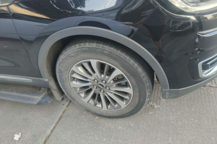 Used Lincoln Nautilus 2019 2.0T Two-Wheel Drive Luxury Edition China VI Standard Right Front Wheel Hub