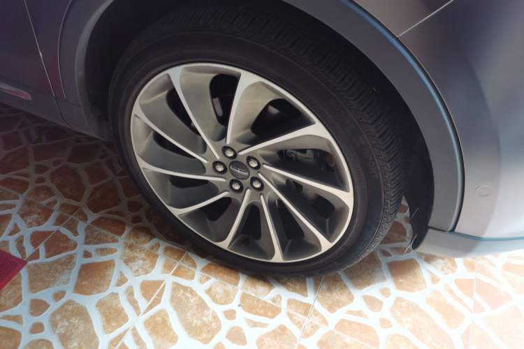 Used Lincoln Nautilus 2019 2.7T Four-Wheel Drive Prestige Edition China VI Standard Right Front Wheel Hub