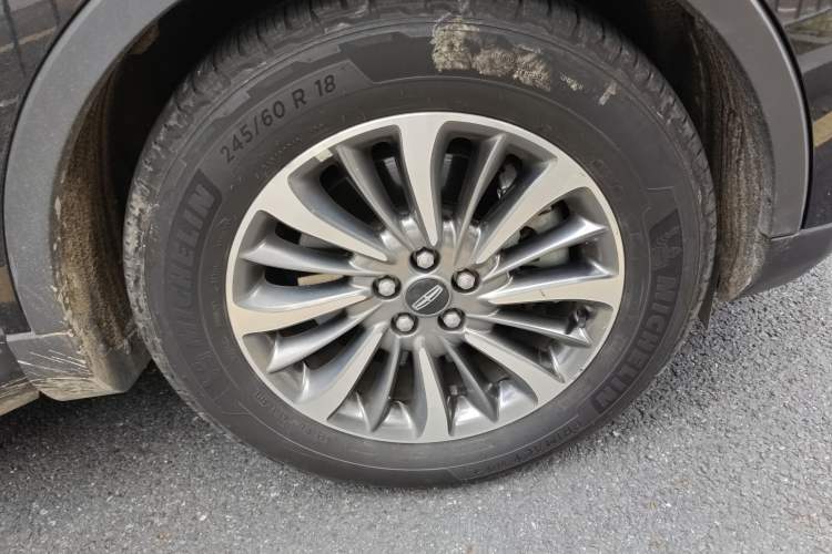 Used Lincoln Nautilus 2019 2.0T Two-Wheel Drive Luxury Edition China VI Standard Right Front Wheel Hub
