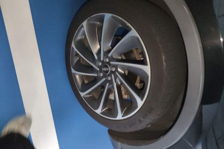 Used Lincoln Nautilus 2019 2.7T Four-Wheel Drive Prestige Edition China VI Standard Right Front Wheel Hub