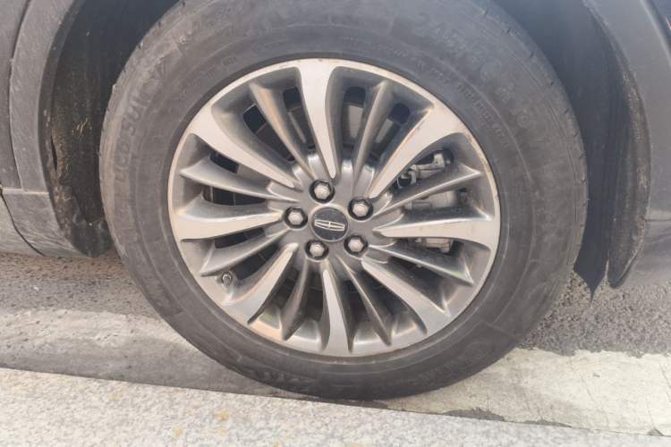 Used Lincoln Nautilus 2019 2.0T Two-Wheel Drive Luxury Edition China VI Standard Right Front Wheel Hub