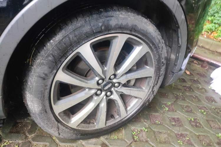 Used Lincoln Nautilus 2019 2.0T Four-Wheel Drive Zunya Edition China VI Standard Right Front Wheel Hub