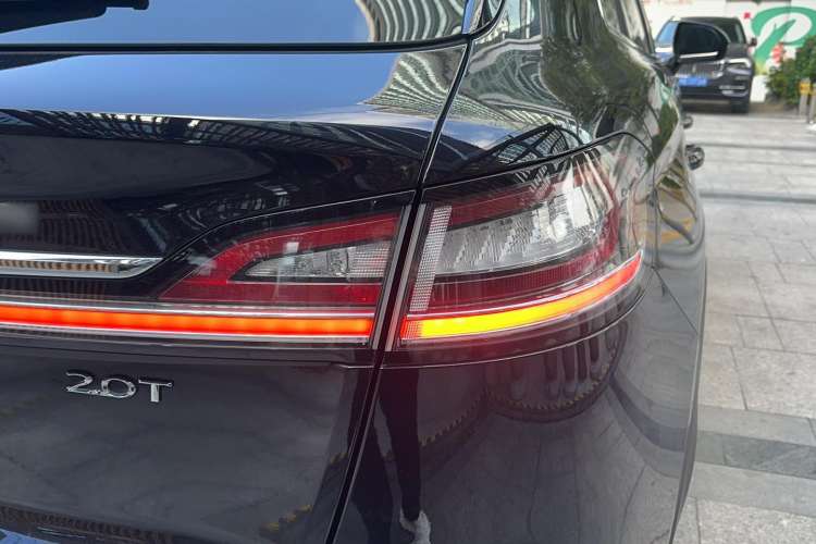 Used Lincoln Nautilus 2019 2.0T Two-Wheel Drive Luxury Edition China VI Standard Right Rear Taillight