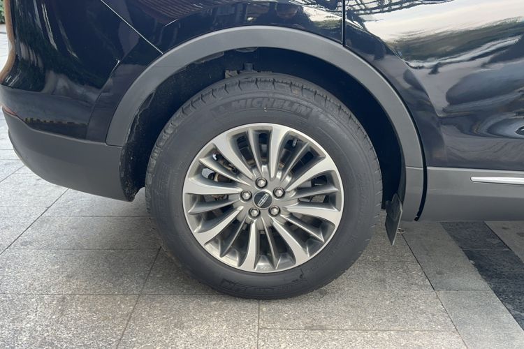 Used Lincoln Nautilus 2019 2.0T Two-Wheel Drive Luxury Edition China VI Standard Right Rear Wheel Hub