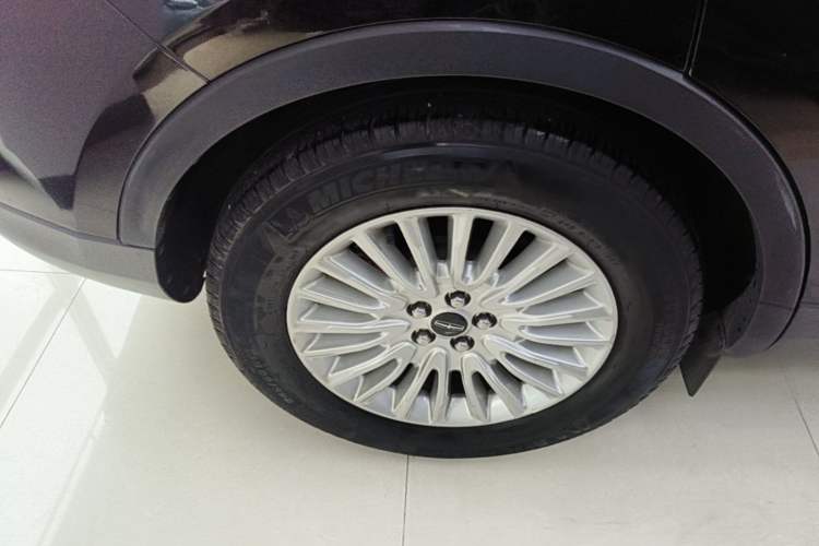 Used Lincoln Nautilus 2019 2.0T Two-Wheel Drive Zunyue Version China VI Standard Right Rear Wheel Hub