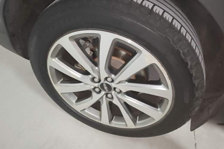 Used Lincoln Nautilus 2019 2.0T Four-Wheel Drive Zunya Edition China VI Standard Right Rear Wheel Hub