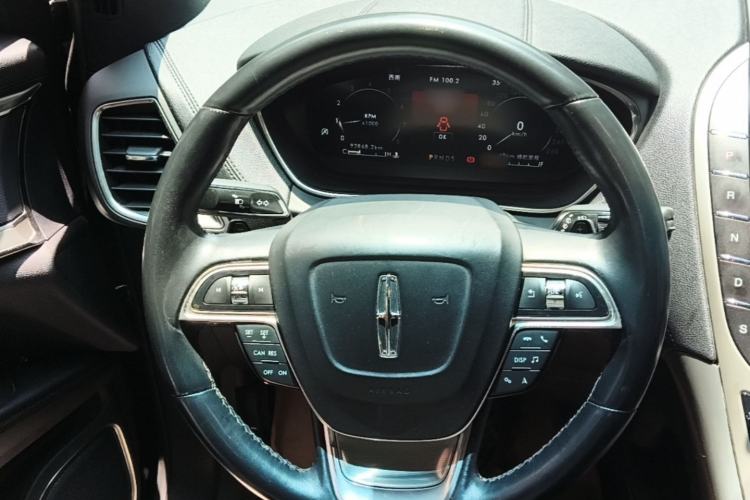 Used Lincoln Nautilus 2019 2.0T Two-Wheel Drive Luxury Edition China VI Standard Steering Wheel