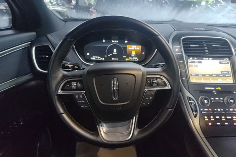 Used Lincoln Nautilus 2019 2.0T Two-Wheel Drive Luxury Edition China VI Standard Steering Wheel