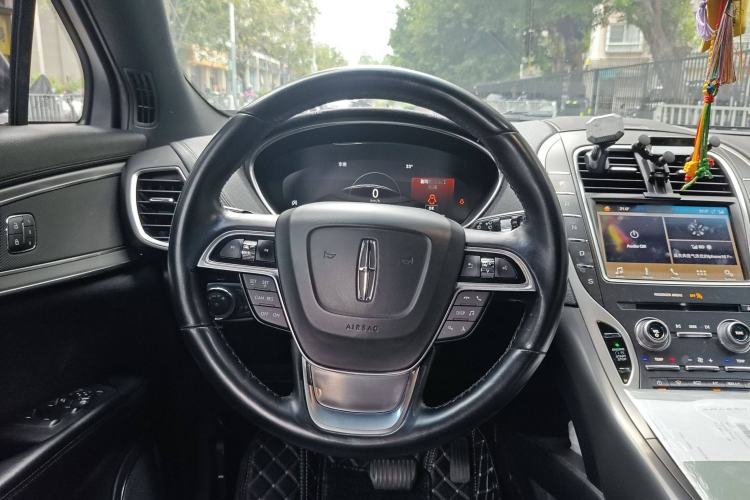 Used Lincoln Nautilus 2019 2.0T Two-Wheel Drive Luxury Edition China VI Standard Steering Wheel