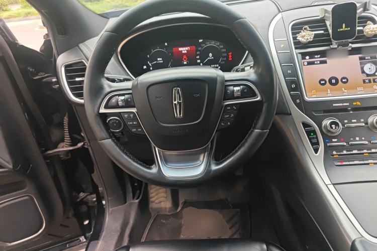 Used Lincoln Nautilus 2019 2.0T Two-Wheel Drive Luxury Edition China VI Standard Steering Wheel