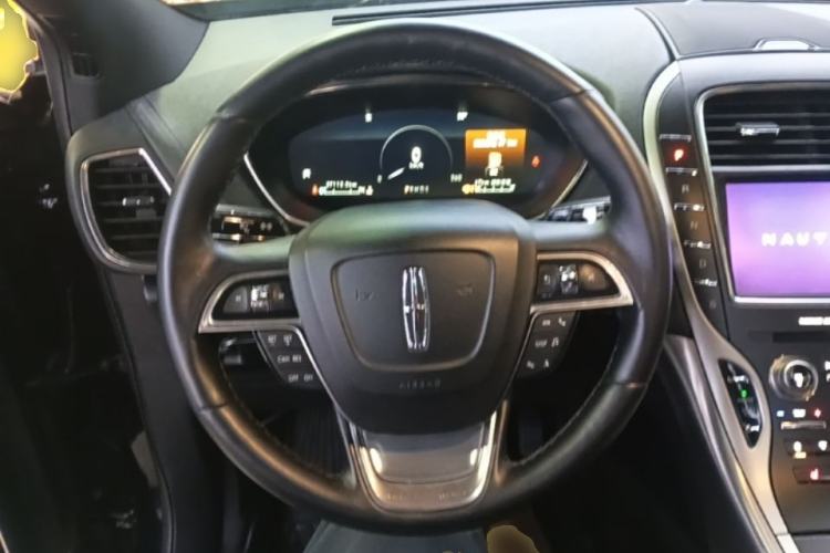 Used Lincoln Nautilus 2019 2.0T Two-Wheel Drive Luxury Edition China VI Standard Steering Wheel