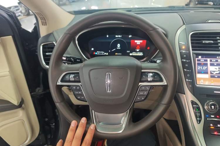 Used Lincoln Nautilus 2019 2.0T Two-Wheel Drive Luxury Edition China VI Standard Steering Wheel