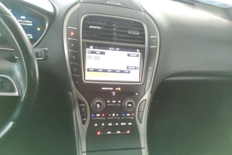 Used Lincoln Nautilus 2019 2.0T Two-Wheel Drive Luxury Edition China VI Standard Audio And AC Panel