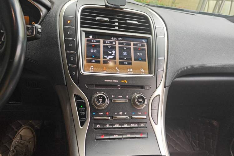Used Lincoln Nautilus 2019 2.0T Two-Wheel Drive Luxury Edition China VI Standard Audio And AC Panel