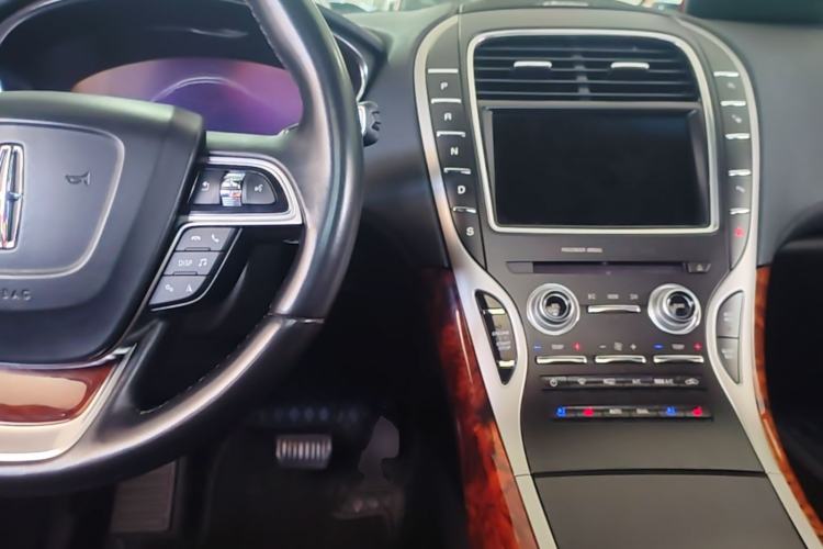 Used Lincoln Nautilus 2019 2.0T Four-Wheel Drive Zunya Edition China VI Standard Center Console